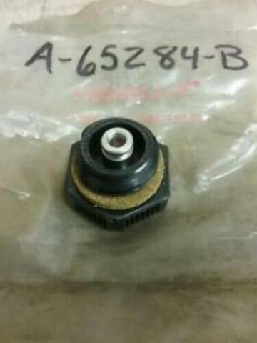 NOS HOMELITE A65284B oil cap Super EZ XL925 925 part